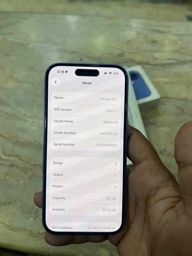 Apple iPhone 16 5