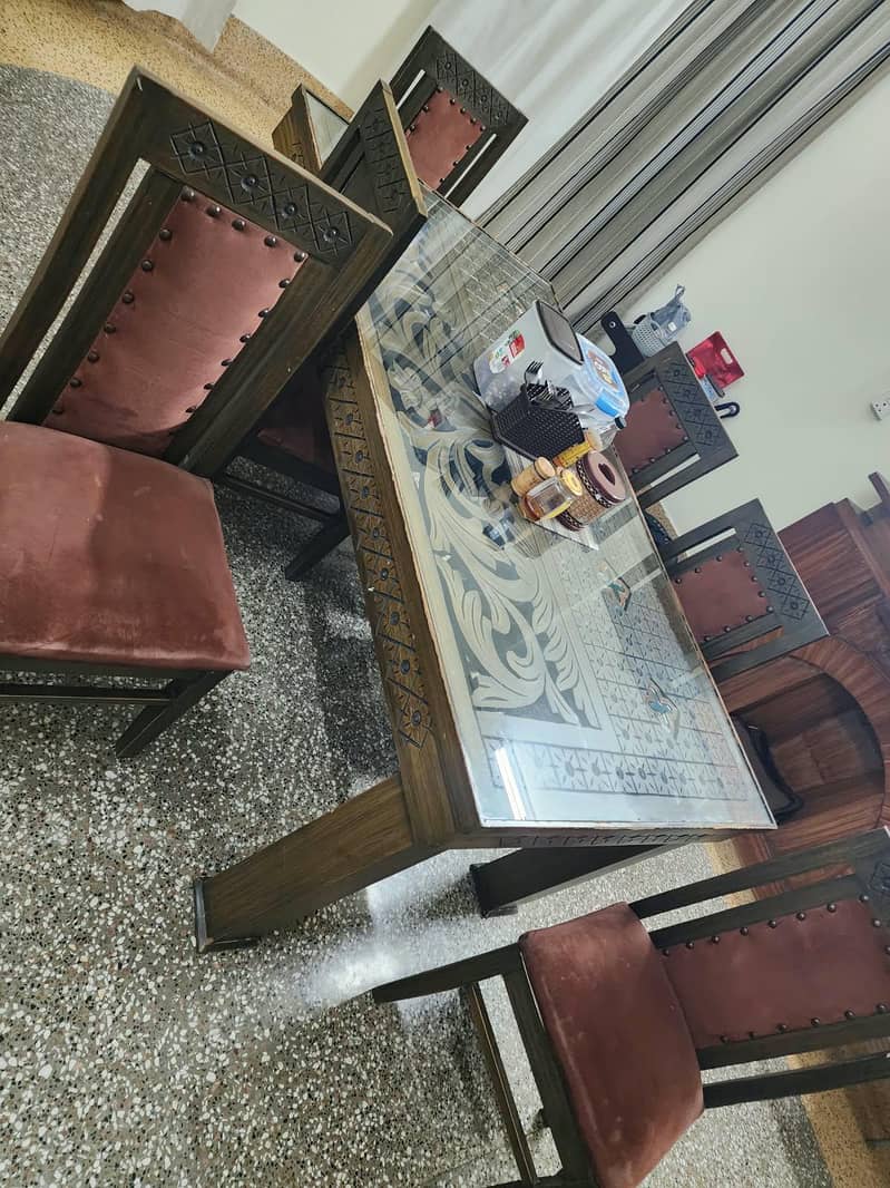Dining Table 6 seats 3