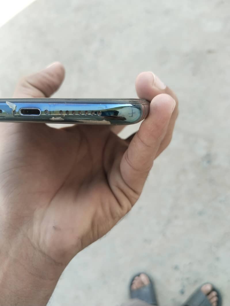 Apple iPhone 11 Pro Max 1