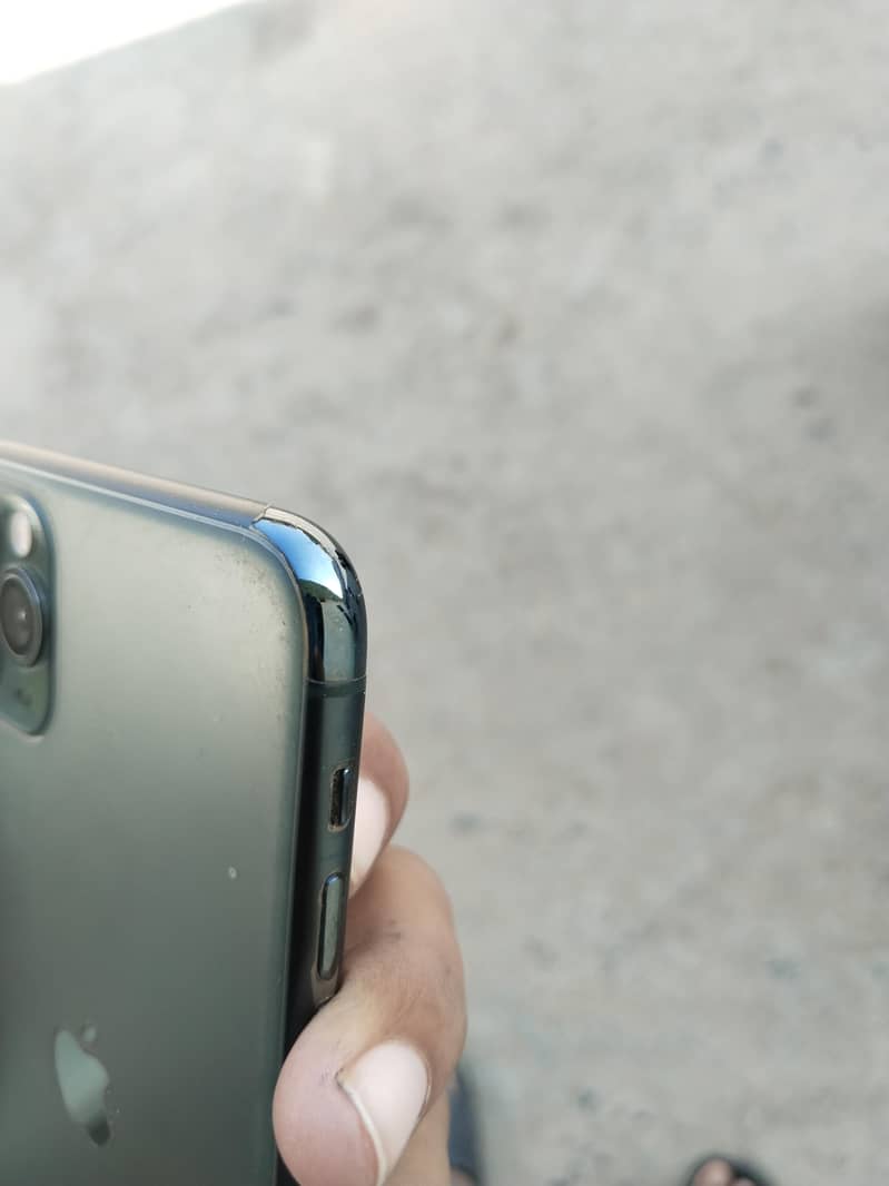 Apple iPhone 11 Pro Max 6