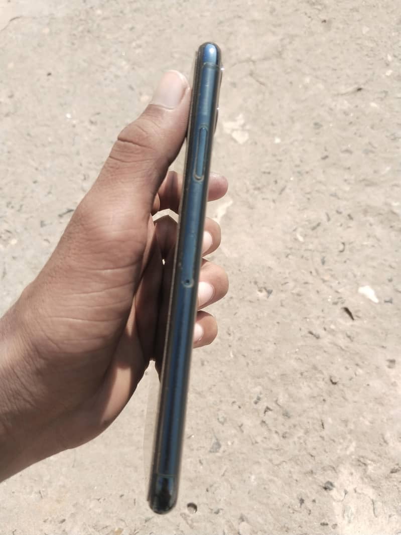 Apple iPhone 11 Pro Max 15