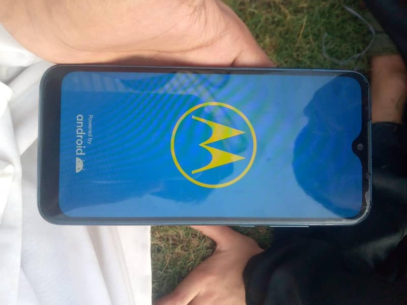 Motorola  E 2020 3