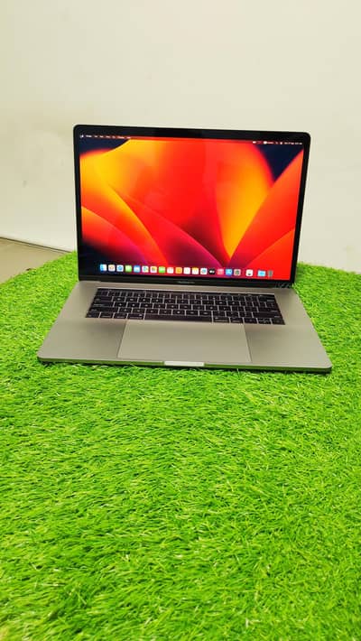 Macbook pro 2017 i7 16 512