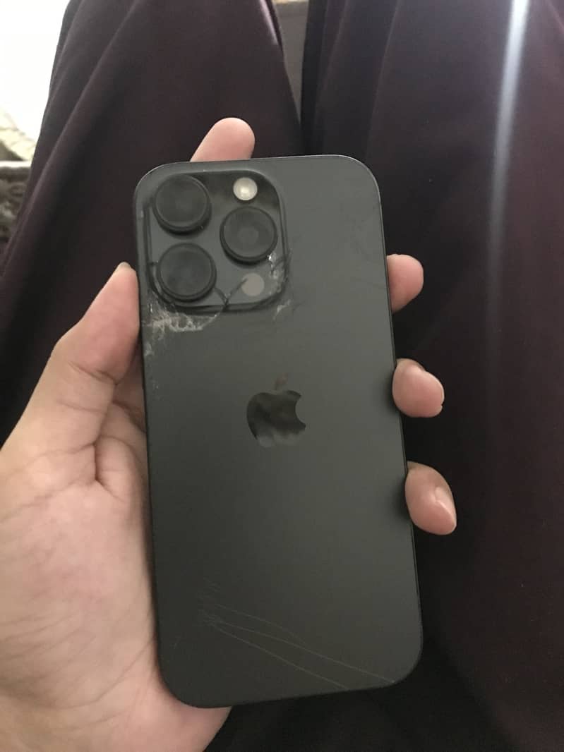 Apple iPhone 16 Pro 4