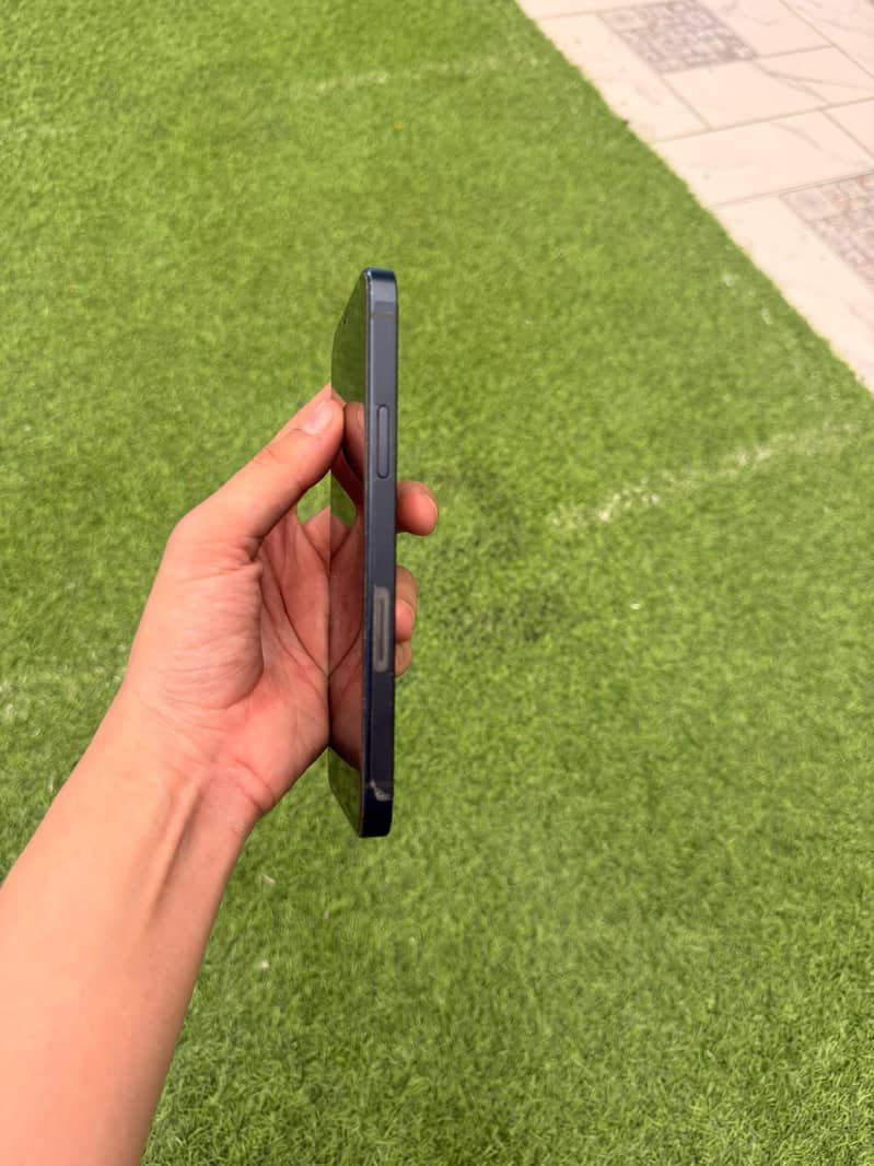 Apple iPhone 12 8