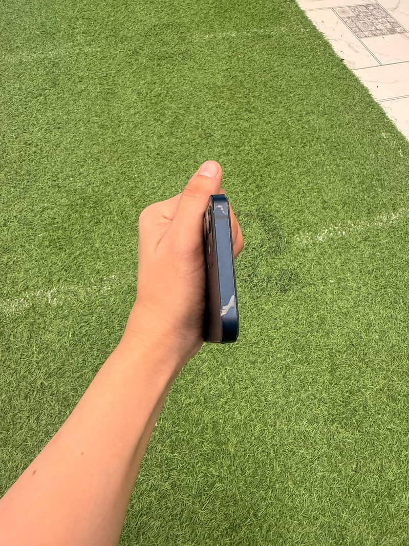 Apple iPhone 12 9