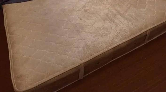 mattress 0