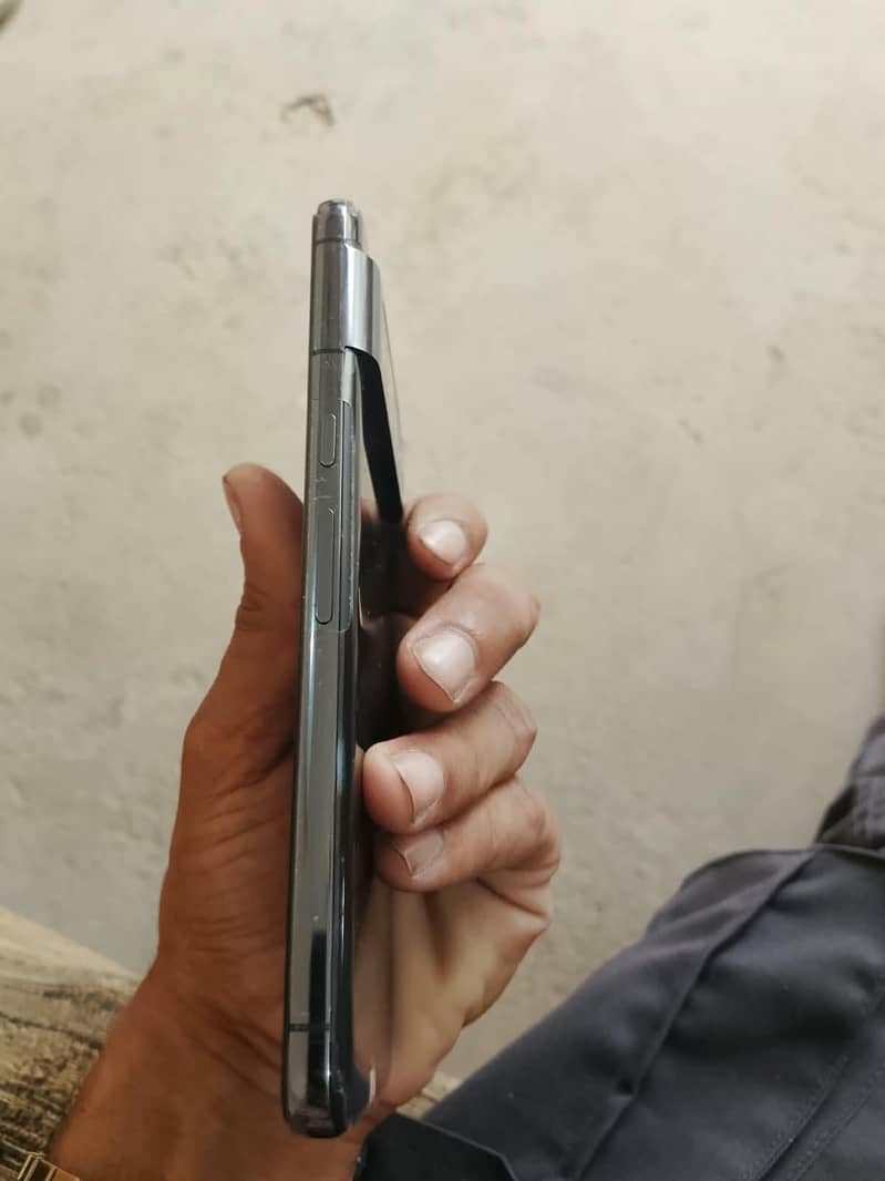 Google Pixel 8 Pro 2
