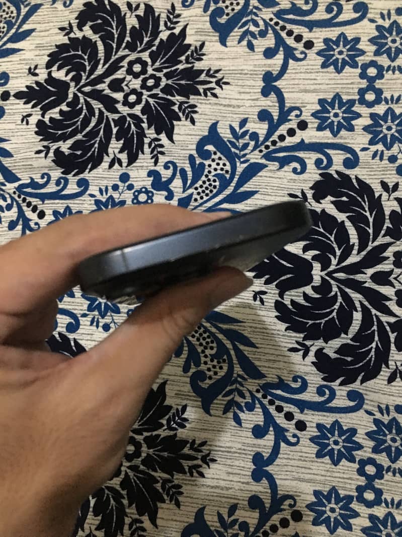 Apple iPhone 16 Pro 5