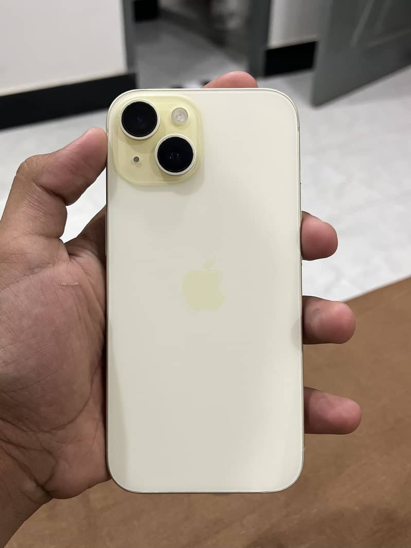 Apple iPhone 15 2