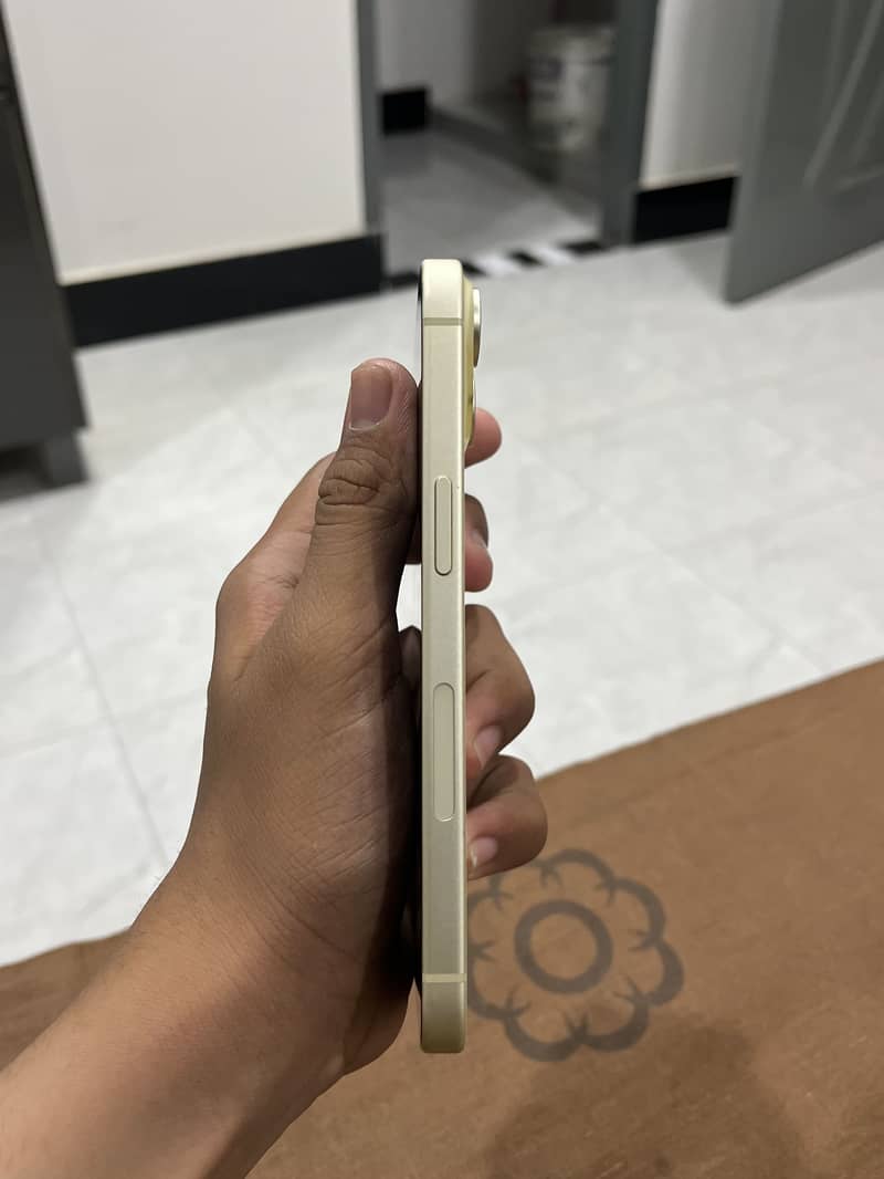 Apple iPhone 15 3