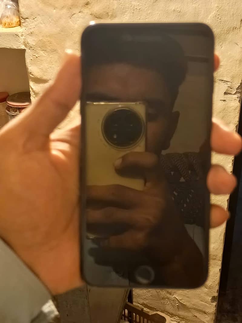 Apple iPhone 7 Plus 2
