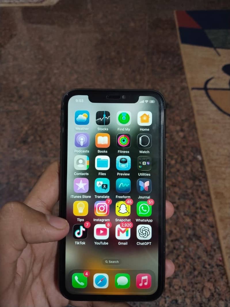 Apple iPhone 11 4