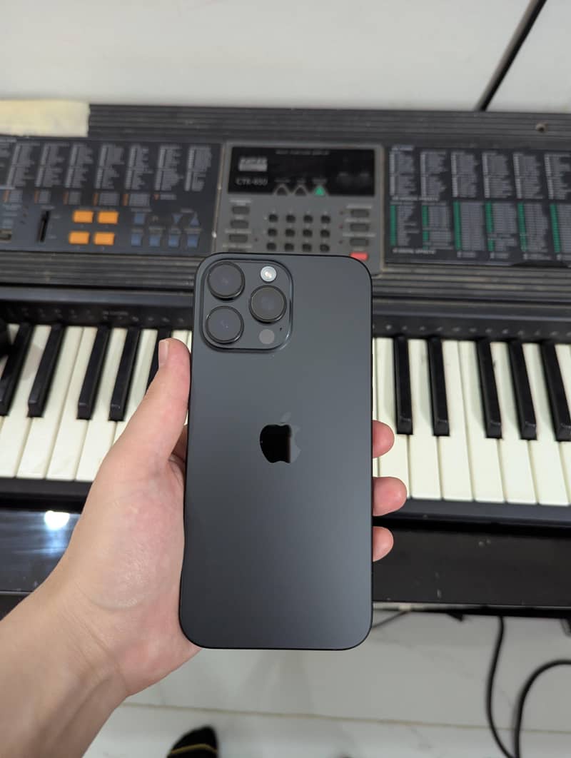 iphone 16 pro max jv 0