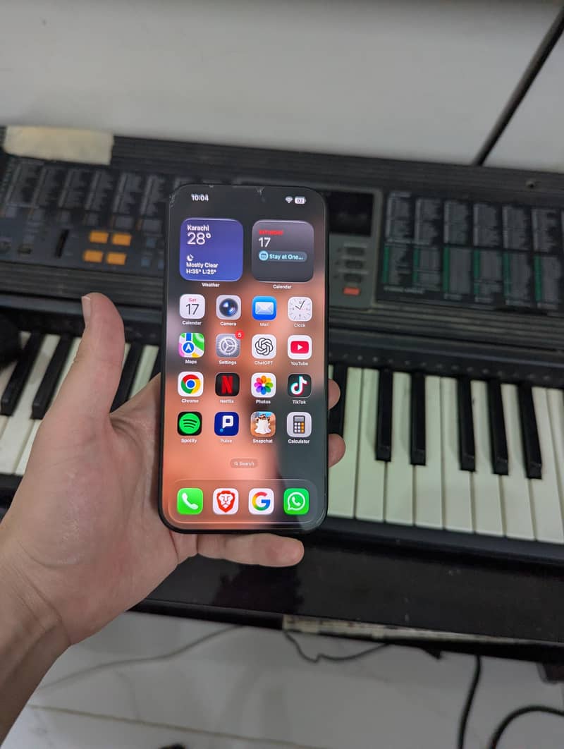 iphone 16 pro max jv 1