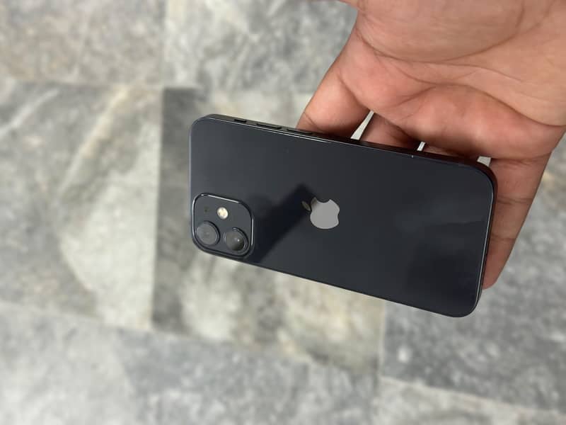 Apple iPhone 12 mini 4