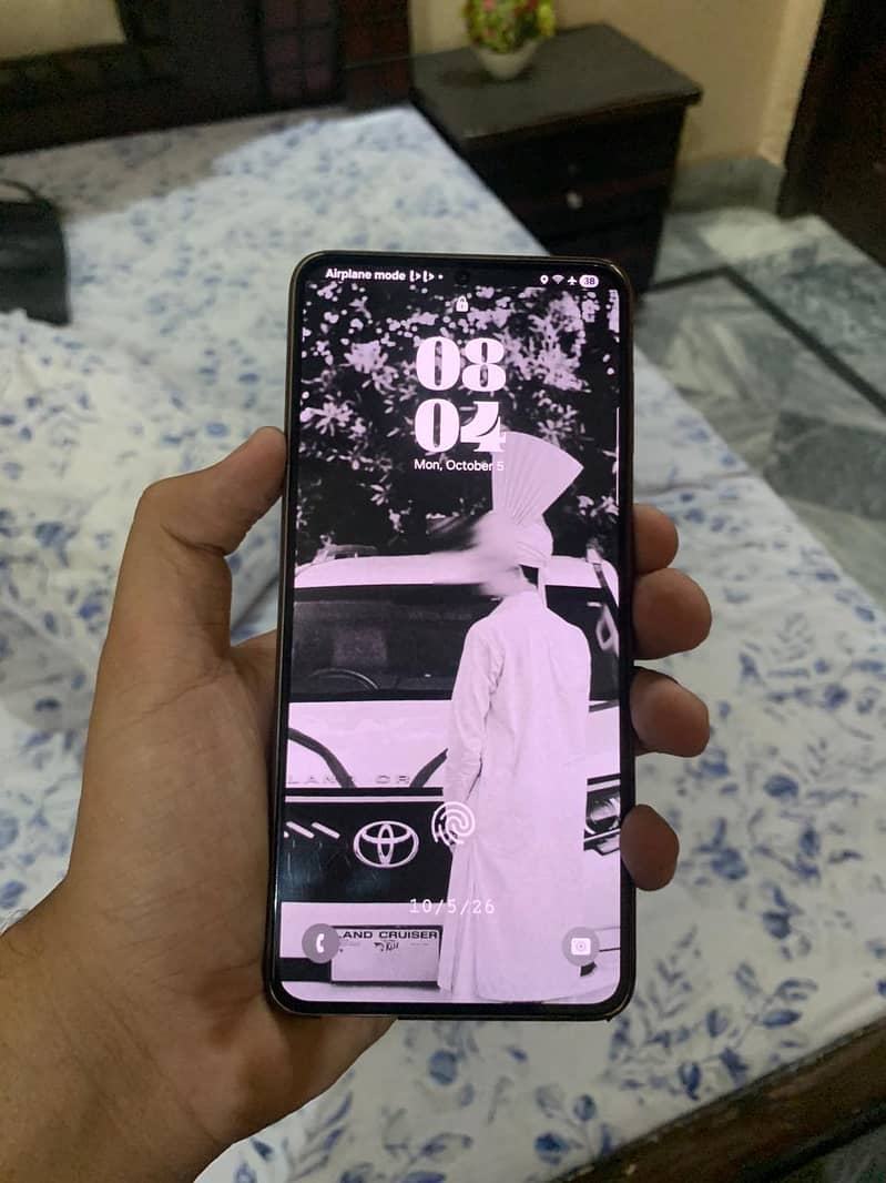 Samsung Mobile S21 Plus 1