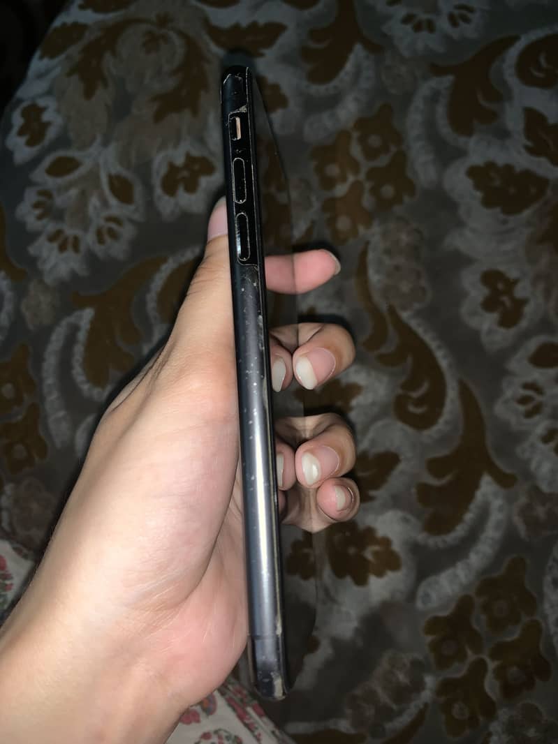 Apple iPhone X 3