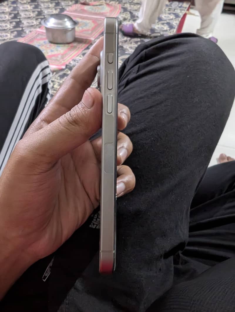 Apple iPhone 15 Pro Max 3