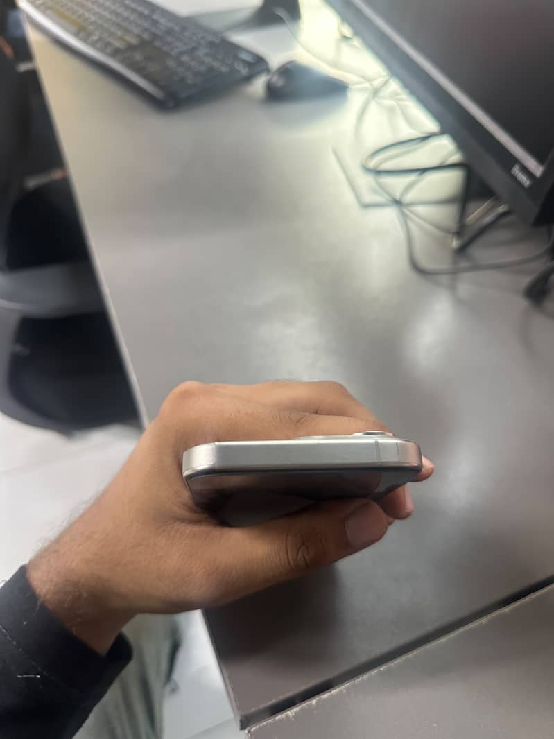 Apple iPhone 15 Pro 5