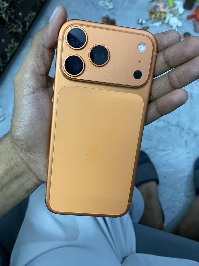 Apple iPhone 17 Pro Max 2