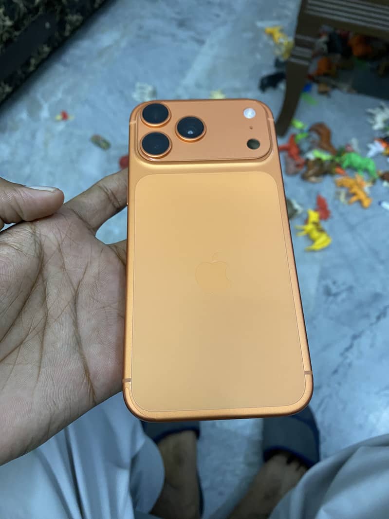 Apple iPhone 17 Pro Max 3