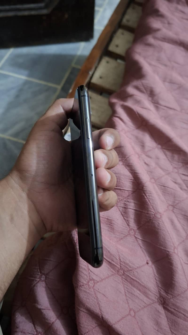 Apple iPhone XR 1