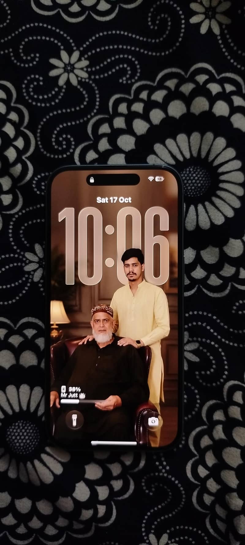 Apple iPhone 16 6