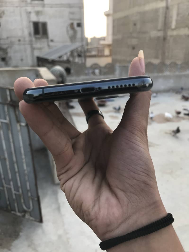 Apple iPhone 11 Pro Max 6