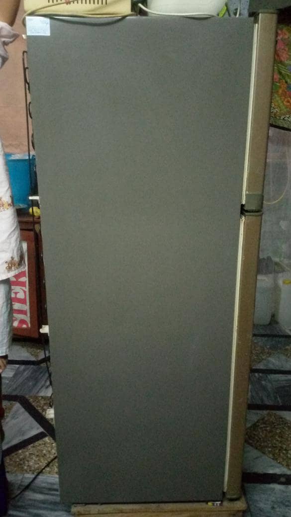 Refrigerator Medium size 5