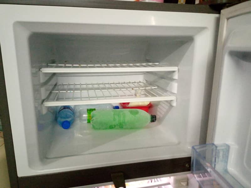 Refrigerator Medium size 7