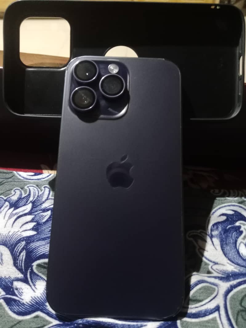 Apple iPhone 14 Pro Max 1