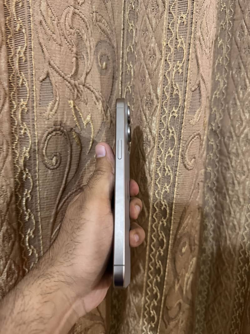 Apple iPhone 15 Pro Max 5