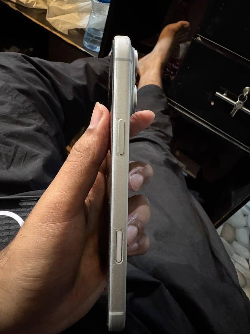 Apple iPhone 17 Pro Max 1