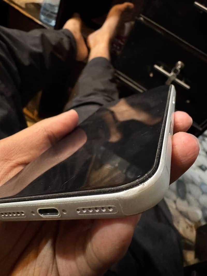 Apple iPhone 17 Pro Max 4