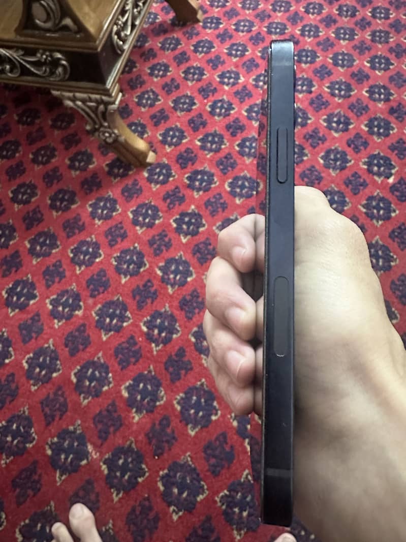 Apple iPhone 12 JV 4