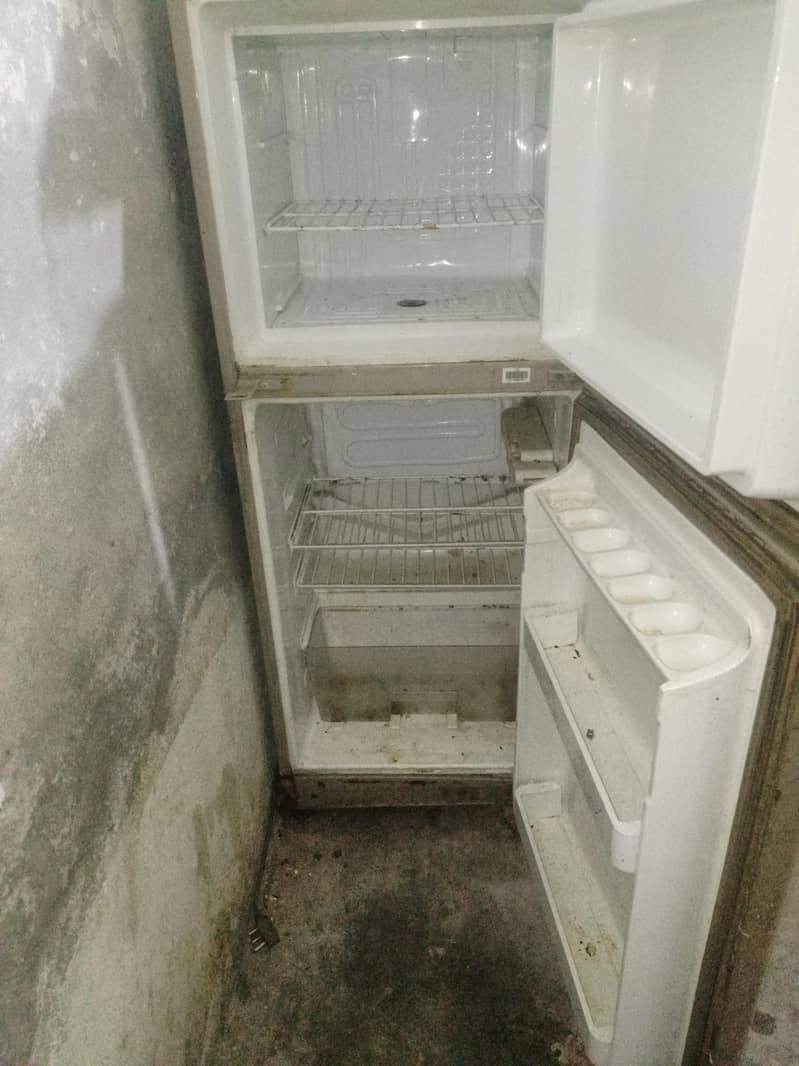 small frige 0