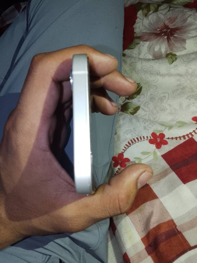 Apple iPhone 12 2