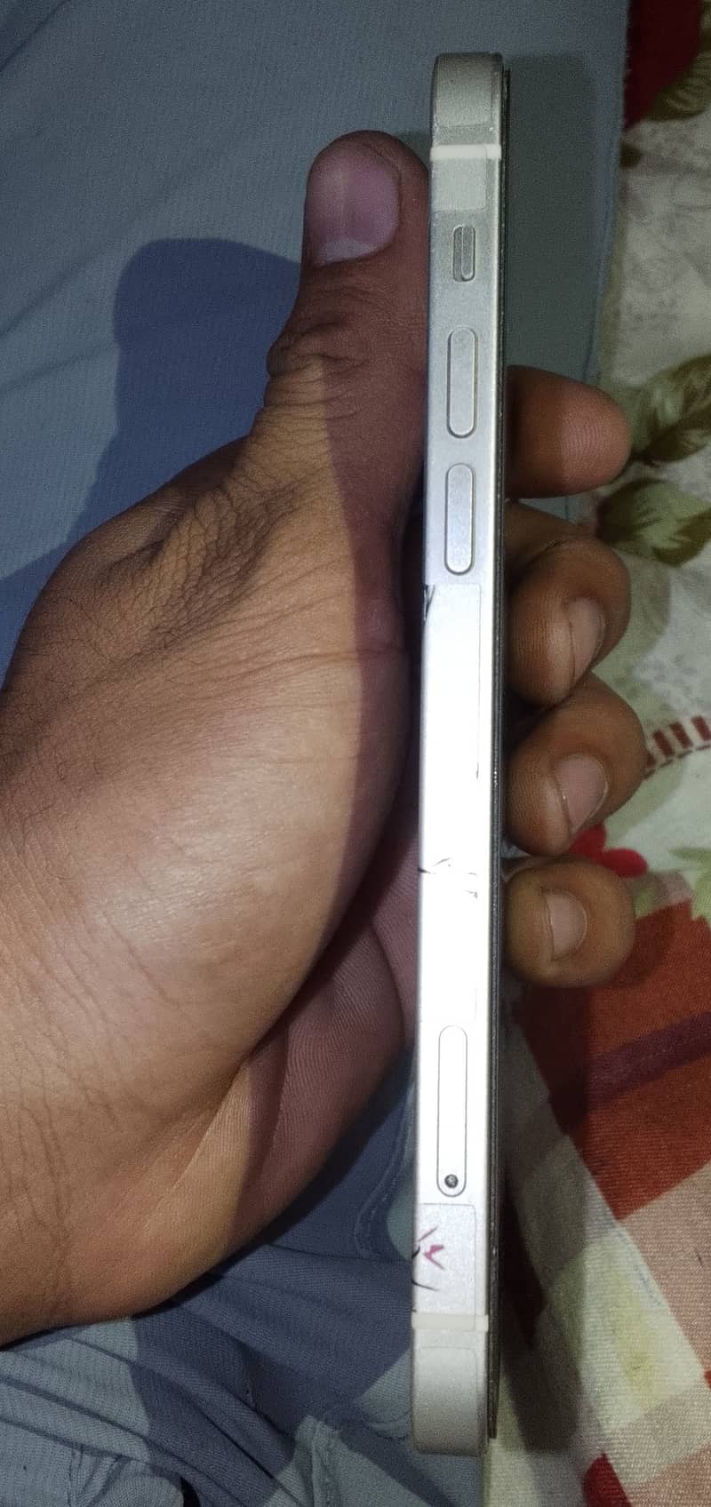 Apple iPhone 12 3