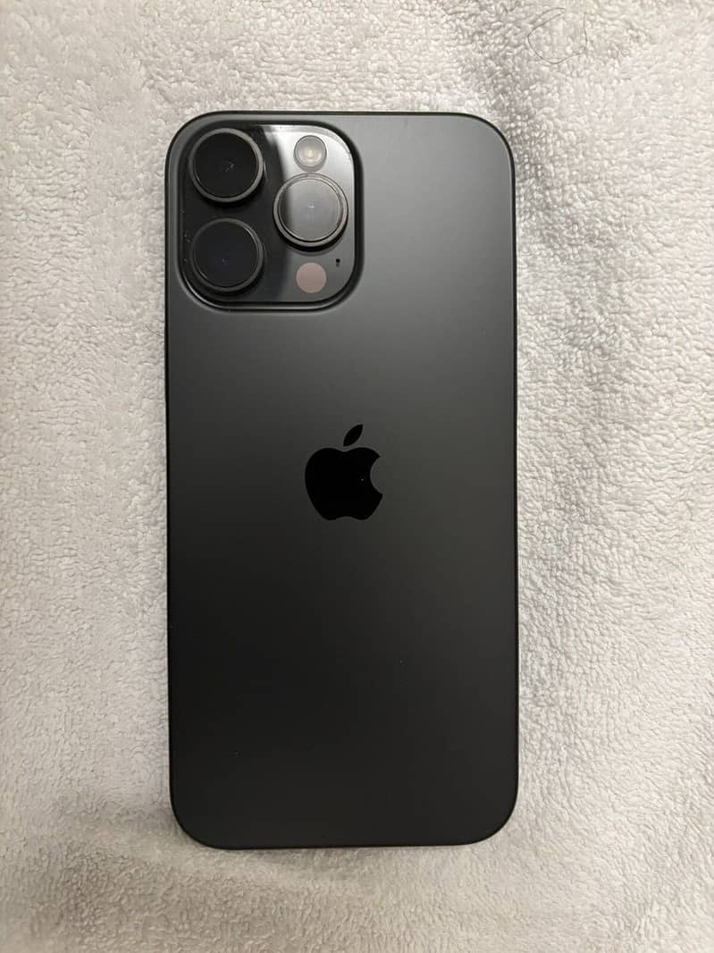 Apple iPhone 16 Pro Max 1