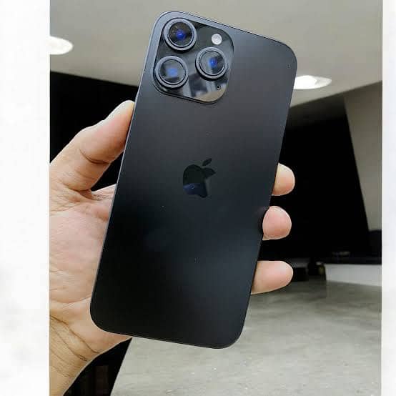 Apple iPhone 16 Pro Max 2