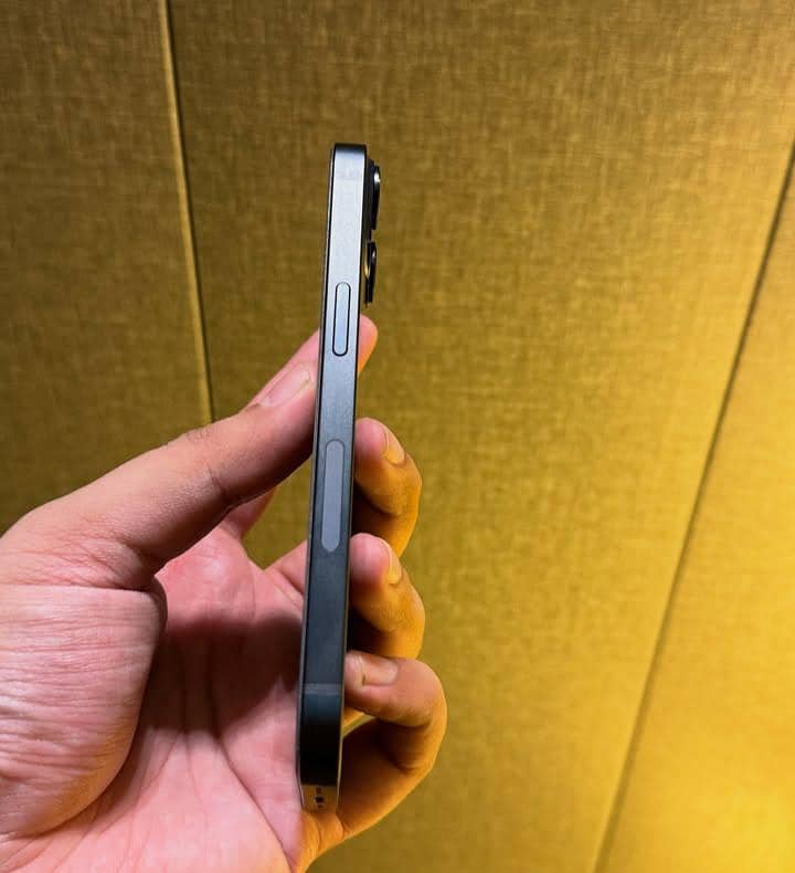 Apple iPhone 14 4