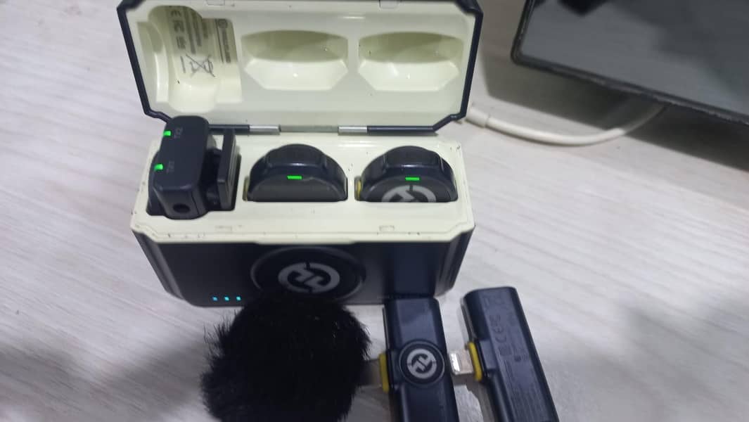microphone 4