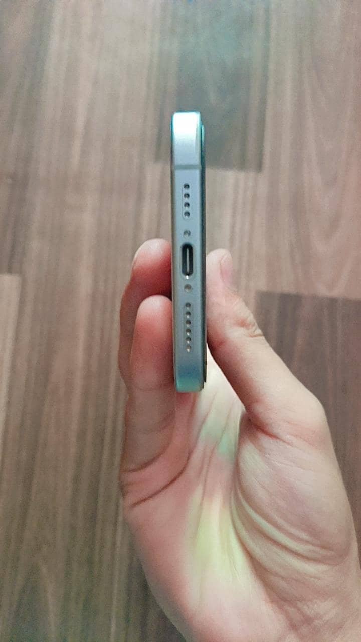 Apple iPhone 15 plus 3