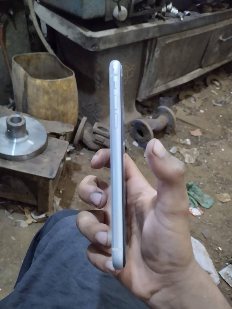 Apple iPhone XR 5