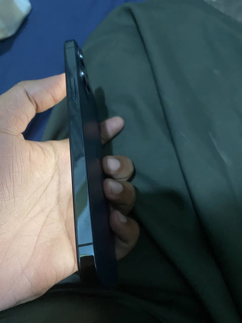 Apple iPhone 12 Pro Max 3