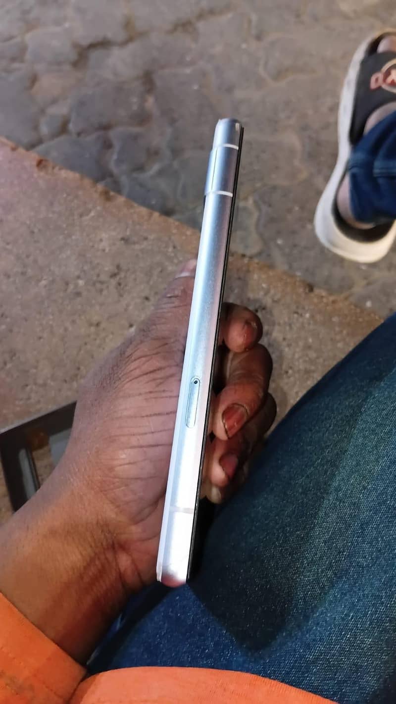 Google Pixel 7a 4