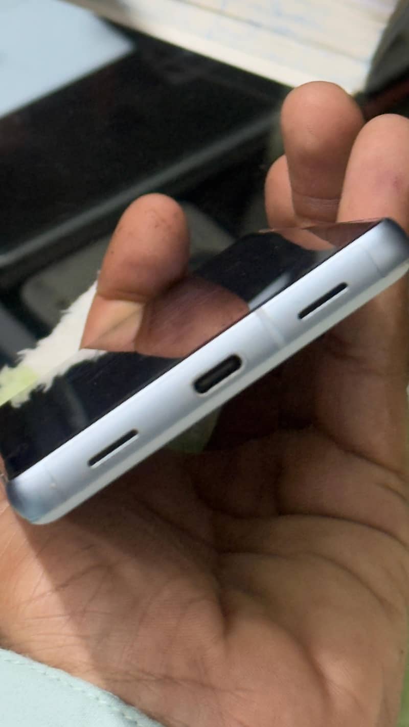 Google Pixel 7a 5