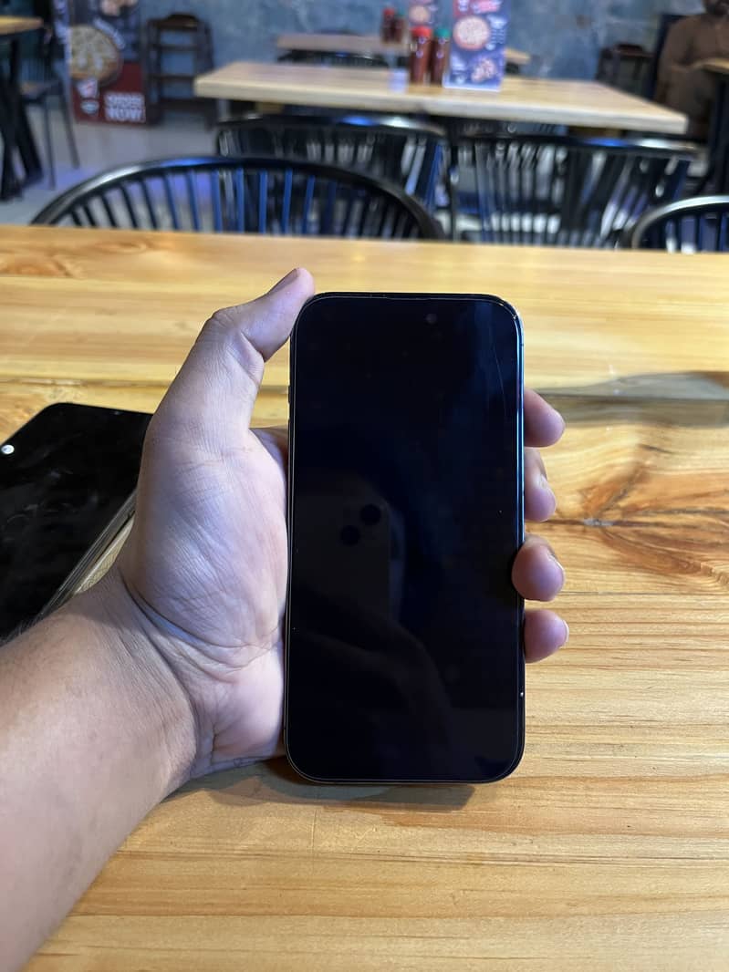 Apple iPhone 14 Pro 2
