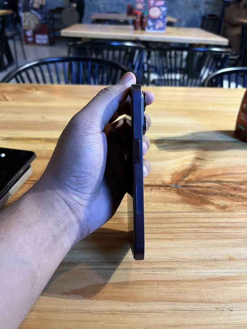 Apple iPhone 14 Pro 4